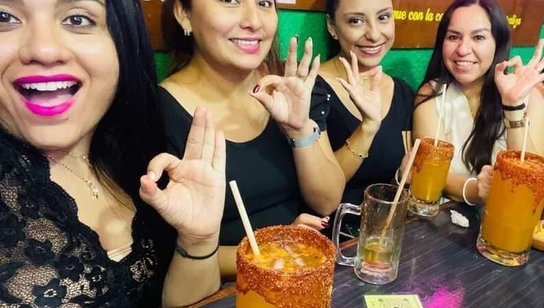 Disfruta de las mejores micheladas para acompañar tus tacos en La Lotería