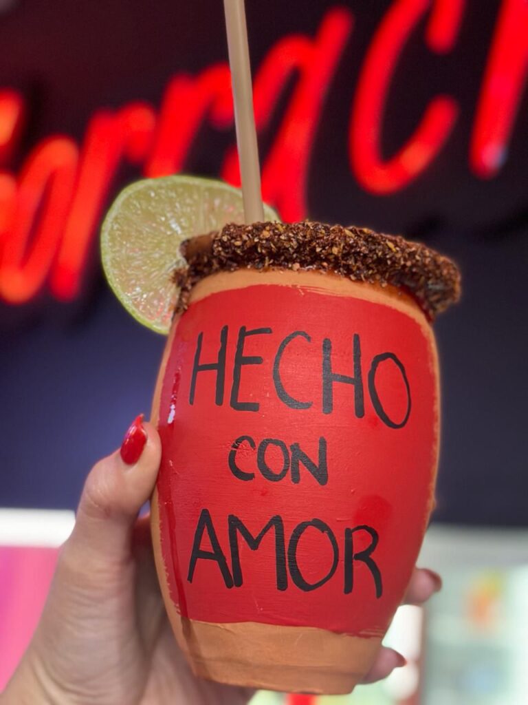 Ponle picardía a tus tacos con los cantaritos con tequila en La Lotería