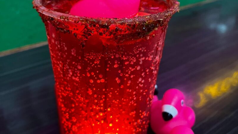 Descubre al “Flamingo”: El coctel que energizará tus noches